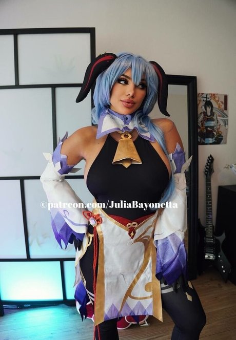 小人エボニーOnlyFans ポルノ 写真