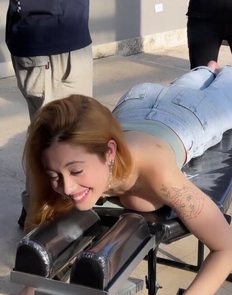 ランジェリーベイビーOnlyFans セクシーヌード 写真