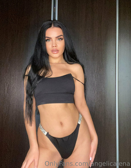 小柄なブロンドの熟女OnlyFans 無料裸 写真