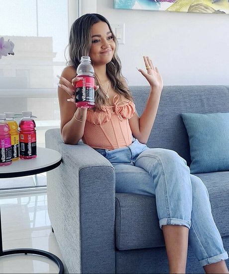 Madison Bailey アダルトスター 写真