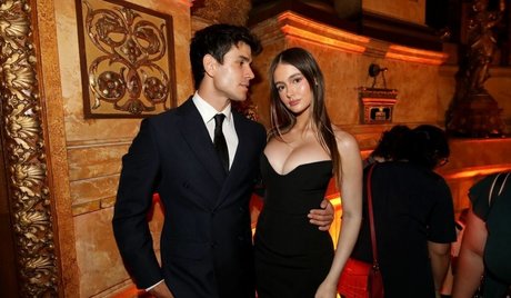 ティーンヌードOnlyFans エロチック ギャラリー