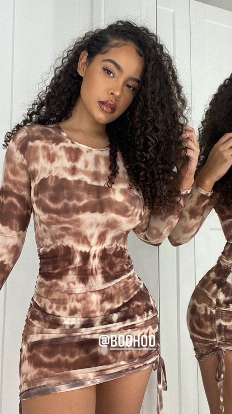 シシーオンリーファンズ セクシー裸 写真