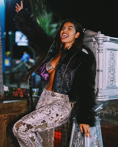 Malaika Terry トップスター ギャラリー