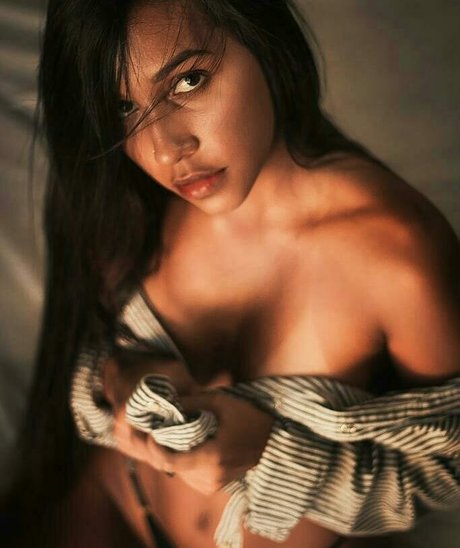 レズビアン ストラップオン OnlyFans トップ 写真