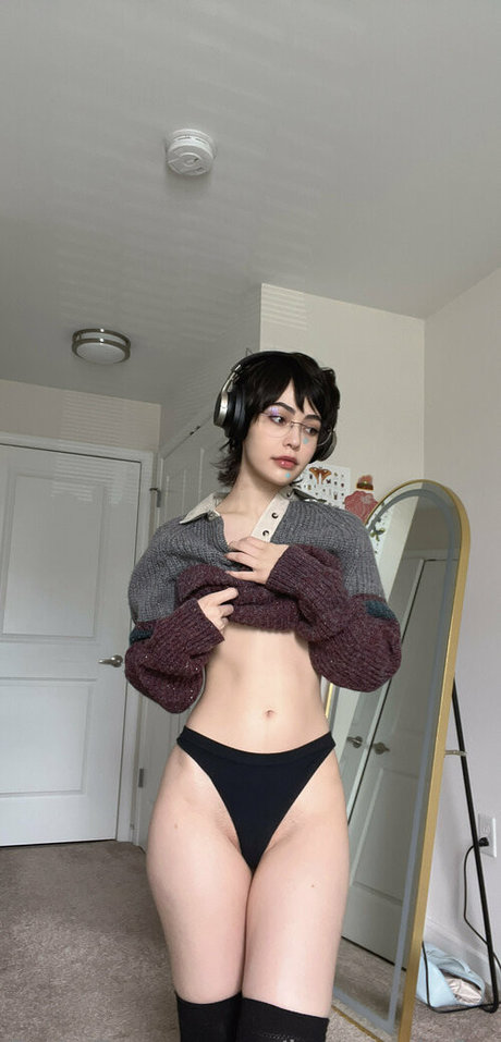 セクシーな足 OnlyFans 無料裸 写真