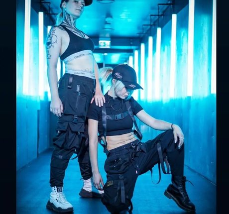 bgkatja ポルノスター アダルト 写真