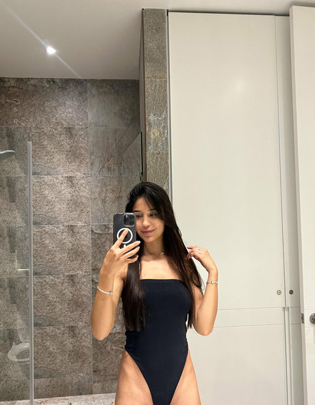 巨乳とお尻のOnlyFans ホットセクシー 写真