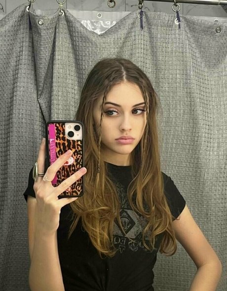 natalieslittlesecret ポルノ女優 写真