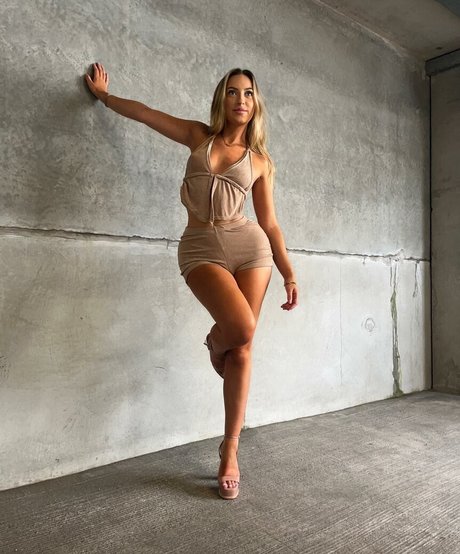 ティーンシーメールOnlyFans 無料 写真