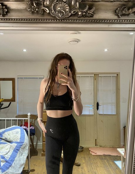 巨乳 射精 OnlyFans ポルノ 画像