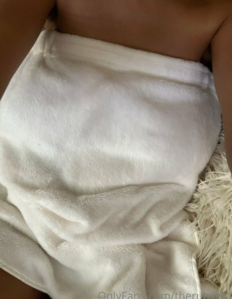 Graham Cecilio 美しい女優 写真