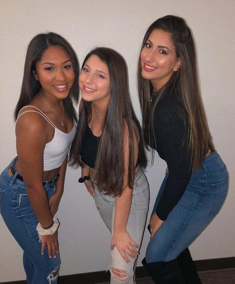 Julia Olivia ヌードスター 写真