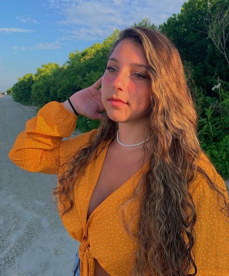 Julia Olivia ヌードスター 写真