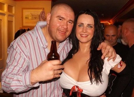 ニューハーフ 熟女 OnlyFans 無料 画像