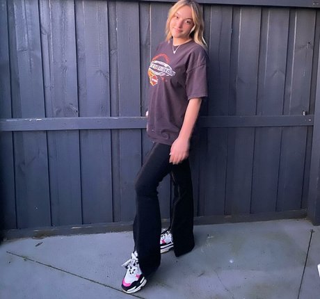 Alanna Pow 高品質スター 写真