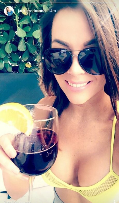 日焼けしたOnlyFans セクシーヌード 写真