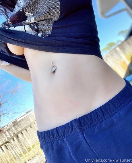 エモティーンオンリーファンズ xxx ギャラリー