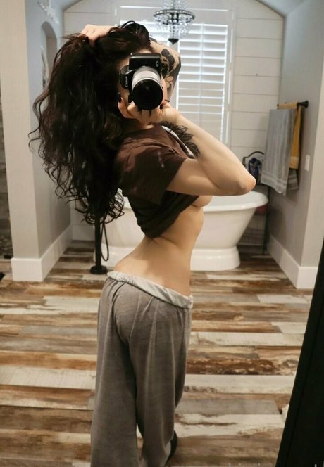 潮吹きマンコOnlyFans 無料セクシー 画像