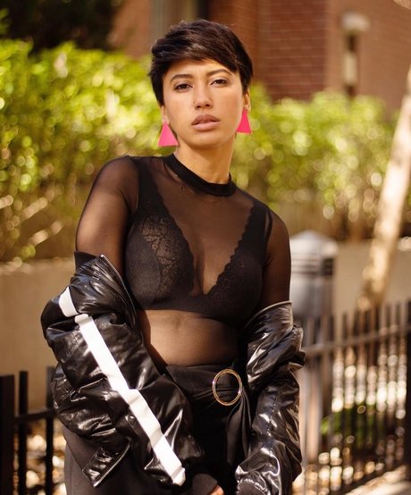 手袋onlyfans 限定 画像