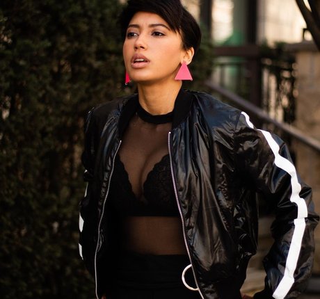 変態エボニーOnlyFans HD 写真