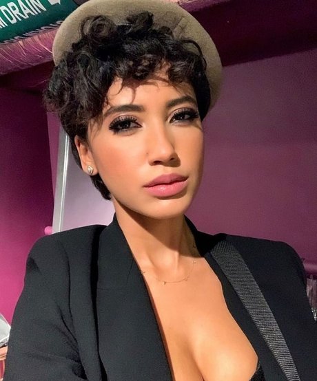 セクシーなブロンドのOnlyFans HD ギャラリー