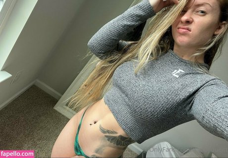 Shelby Dueitt 無料女優 写真