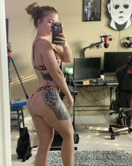 トップレスビーチOnlyFans 美しいヌード 写真