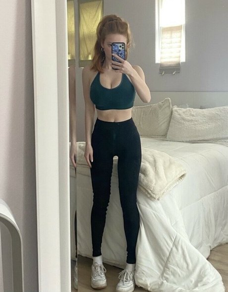 Francesca Capaldi スター ヌード 写真