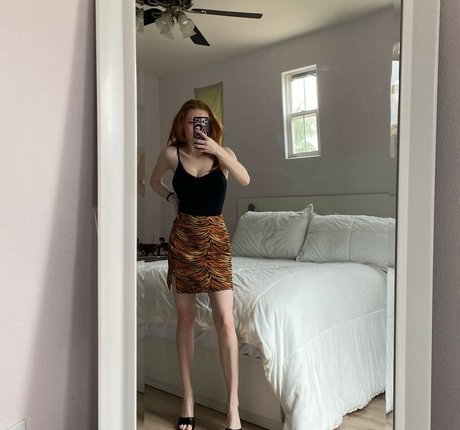 Francesca Capaldi 独占スター ギャラリー