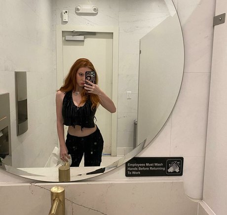 Francesca Capaldi ポルノモデル 写真