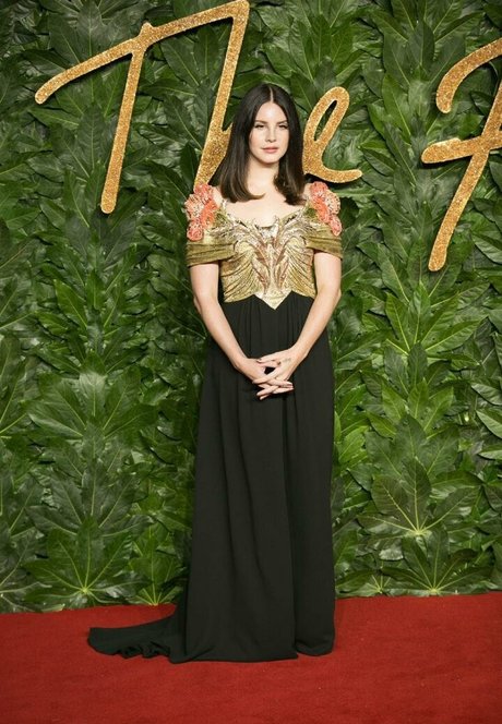 Lana Del Rey ヌードモデル 写真