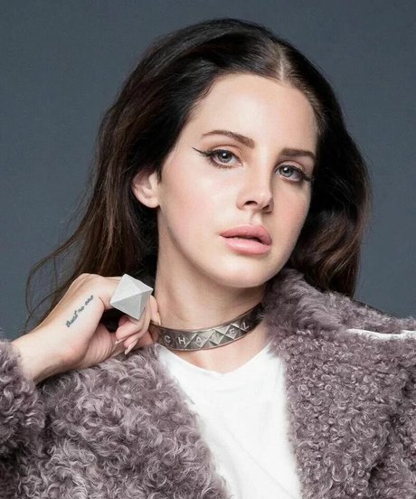 Lana Del Rey 美しいスター ギャラリー