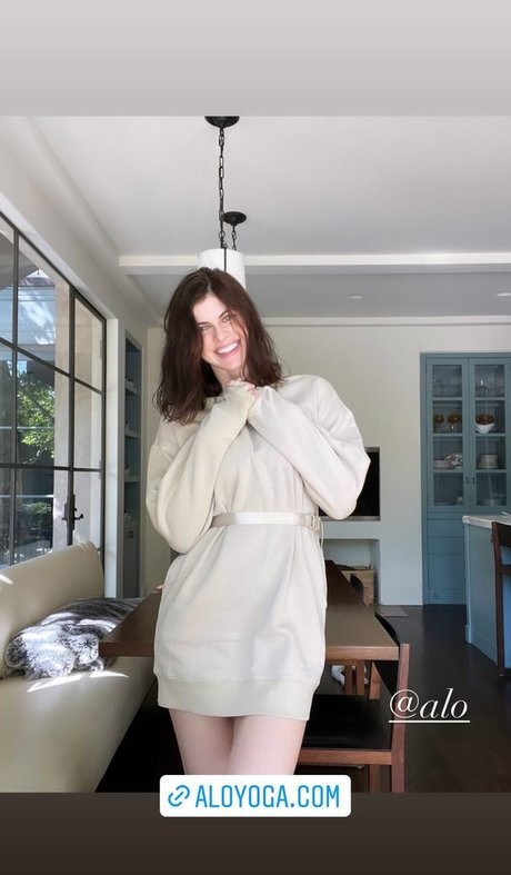 Alexandra Daddario HD女優 画像