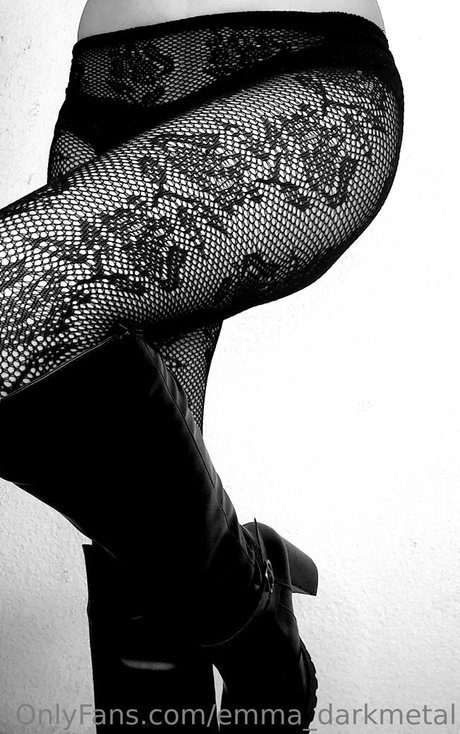 emma darkmetal トップモデル 写真