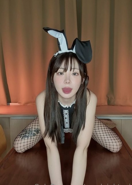 アマチュア潮吹きOnlyFans アートヌード 画像