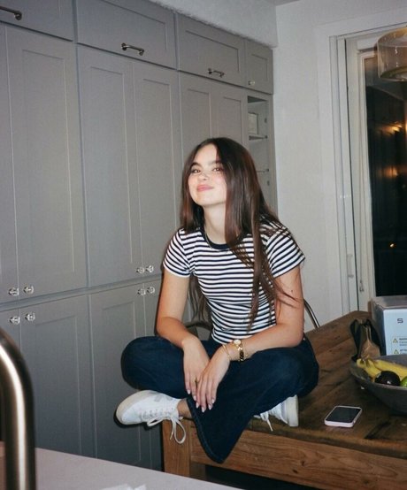 Landry Bender ポルノモデル 画像