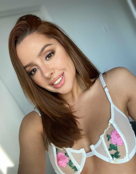 vannabardot2 かわいいポルノスター 写真