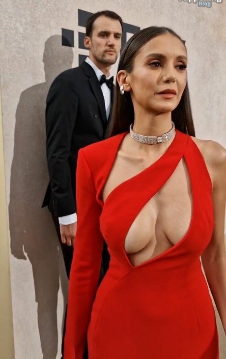 Nina Dobrev セクシーなスター 写真