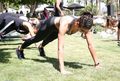 ハンズオンリーファン 無料 写真