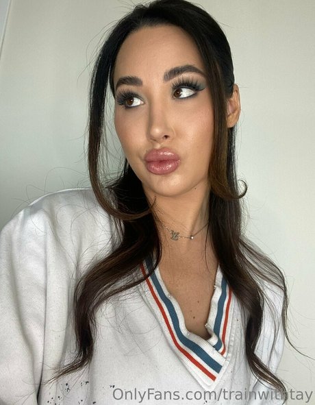 TrainWithTay エロティック女優 写真