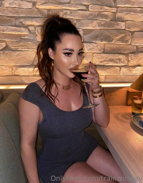 TrainWithTay 可愛いモデル ギャラリー