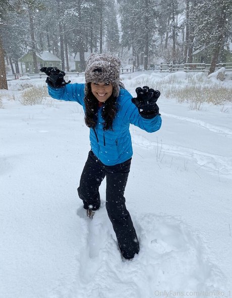 アナルパウグオンリーファンズ 無料セクシー 画像