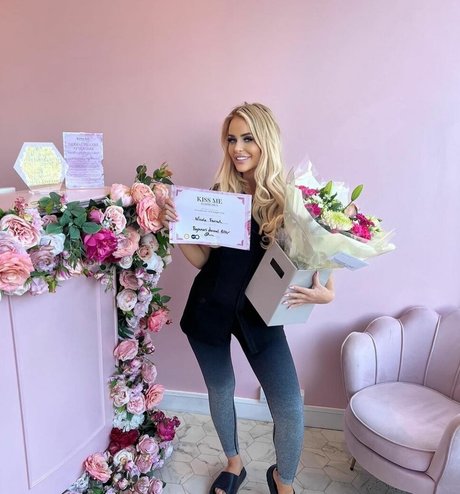 Nicole Farrell 高品質のポルノスター アーカイブ