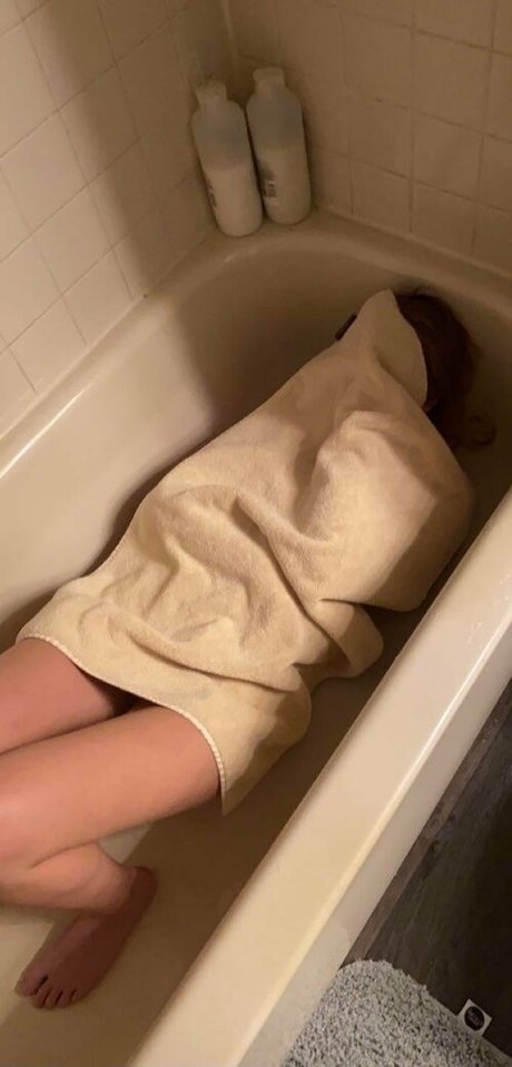 Useless cum bucket アートポルノスター 写真