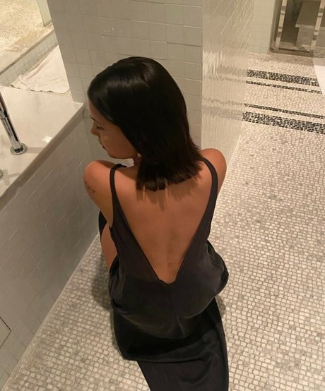 大きな乳首OnlyFans 裸 ギャラリー