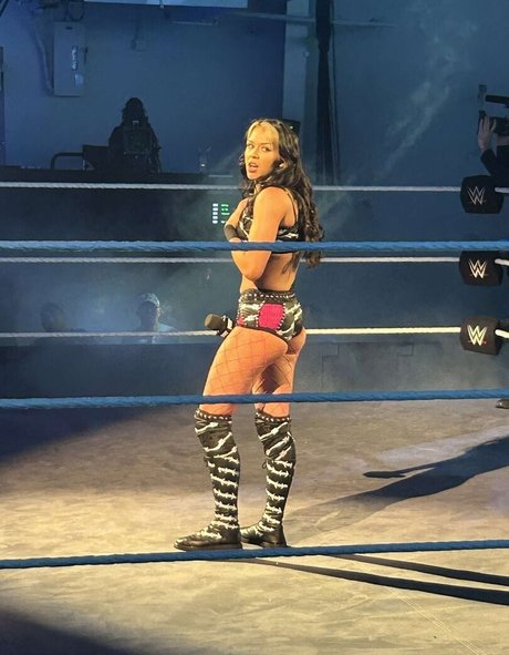 Cora Jade アダルトスター 画像