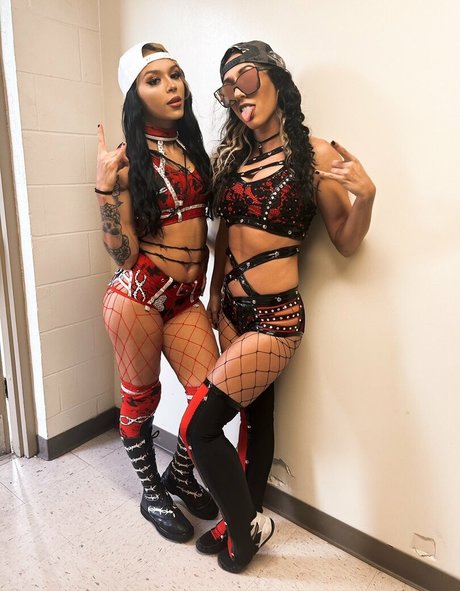 Cora Jade エロティックなポルノスター ギャラリー