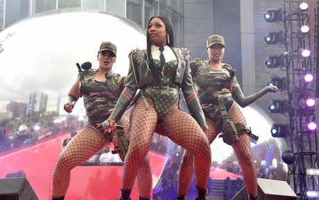 18歳のOnlyFans 無料セックス 画像