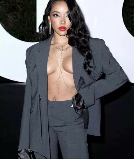 アジア人トゥインクOnlyFans アートxxx ギャラリー