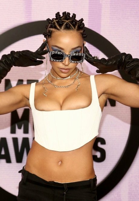 asmrベイビーonlyfans ホットセクシー 画像